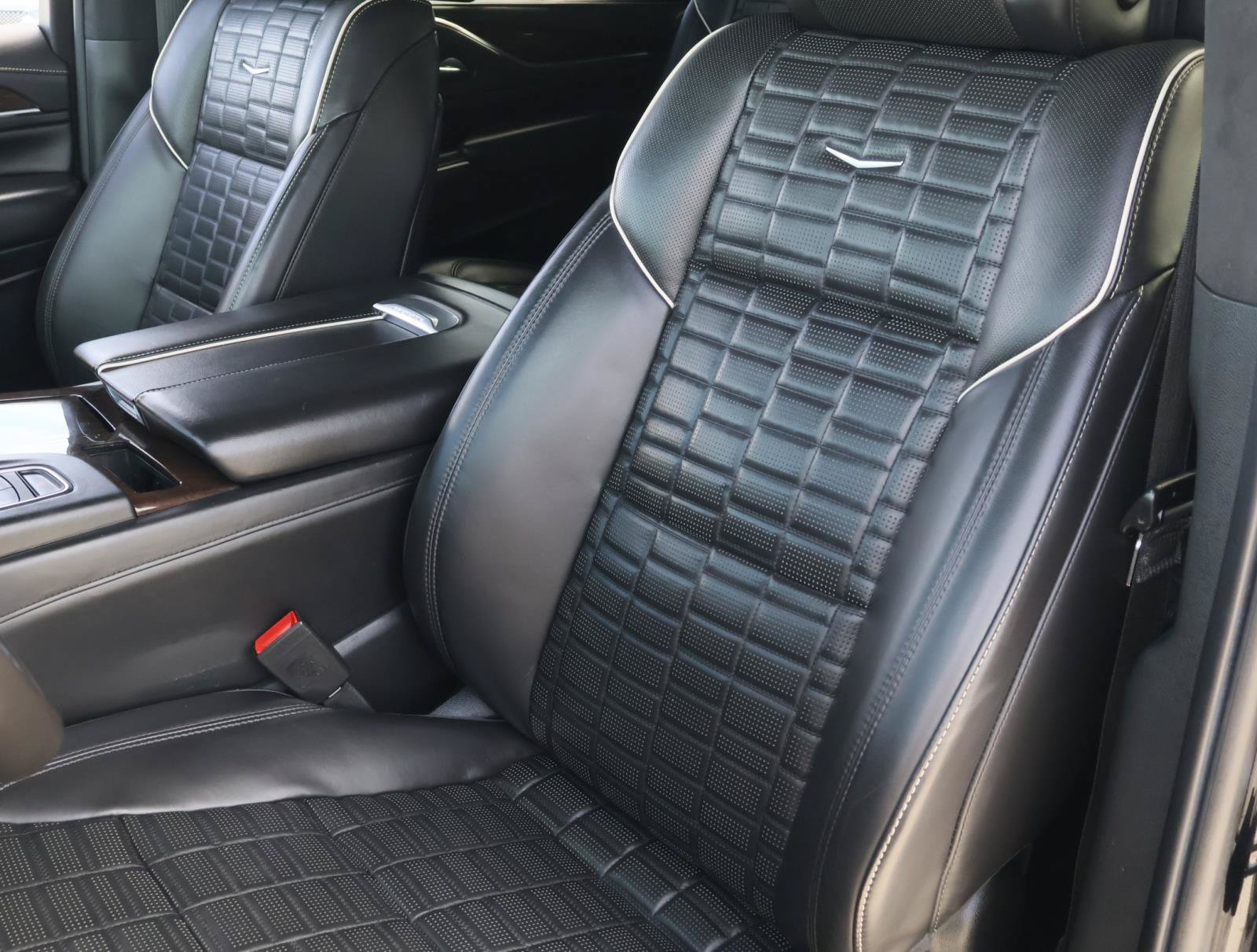 Used 2021 Cadillac Escalade Sport Platinum AWD/4WD image 16