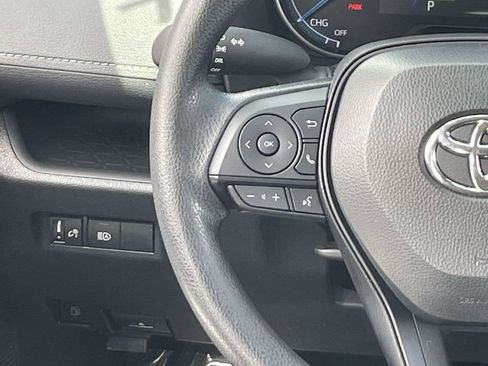 Used 2025 Toyota RAV4 LE image 22