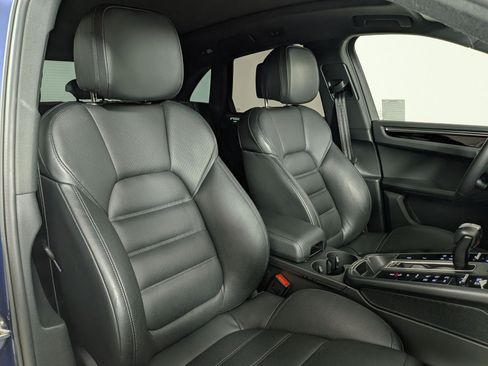 Certified 2024 Porsche Macan S AWD/4WD image 22