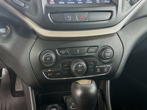 Used 2018 Jeep Cherokee Limited w/ High Altitude Package AWD/4WD image 22