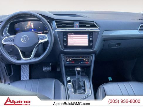 Used 2024 Volkswagen Tiguan SE image 10