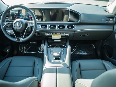 New 2026 Mercedes-Benz GLS 450 4MATIC image 21