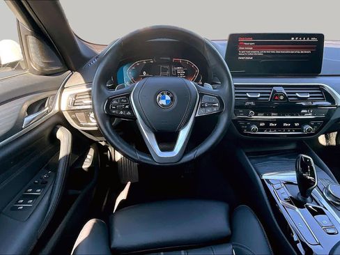 Used 2023 BMW 530i w/ Premium Package RWD image 5