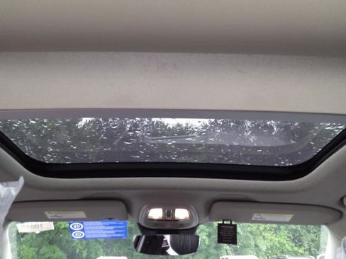 New 2025 Volvo XC40 B5 Plus w/ Climate Package image 15