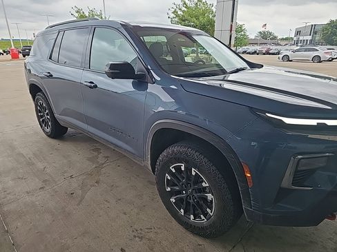 Used 2025 Chevrolet Traverse Z71 w/ Driver Confidence Package image 26