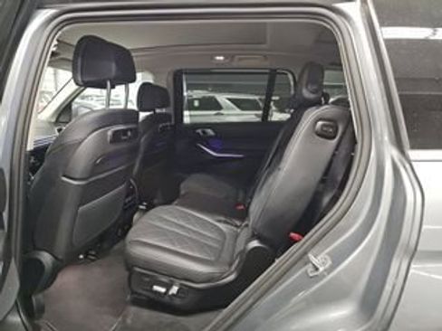 Used 2025 BMW X7 xDrive40i image 8