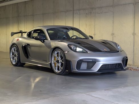Used 2024 Porsche 718 Cayman GT4 RS image 11
