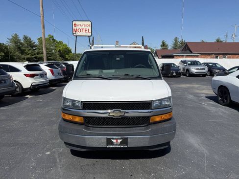 Used 2018 Chevrolet Express 2500 w/ Driver Convenience Package RWD image 2
