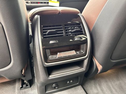 Used 2026 BMW X7 M60i image 30