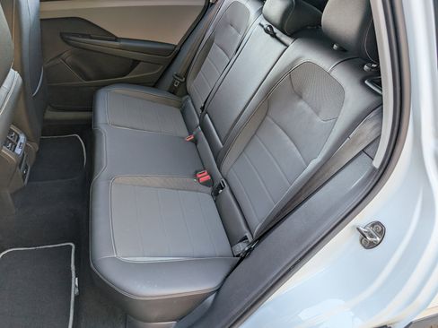 Used 2023 Volkswagen Taos SE w/ Panoramic Sunroof Package image 18