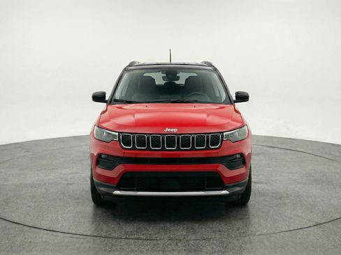 Used 2025 Jeep Compass Limited image 2