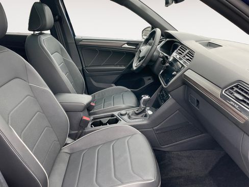 Used 2024 Volkswagen Tiguan SEL R-Line image 20