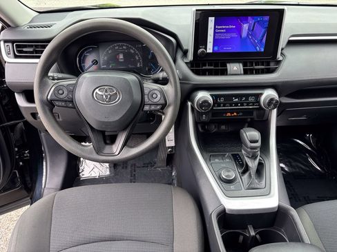 Used 2024 Toyota RAV4 LE AWD/4WD image 20