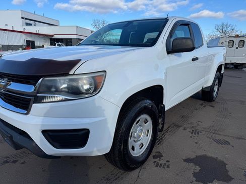 Used 2017 Chevrolet Colorado W/T image 9