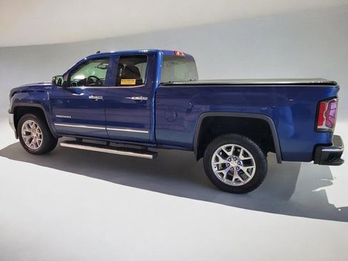 Used 2018 GMC Sierra 1500 SLT w/ SLT Premium Package image 16