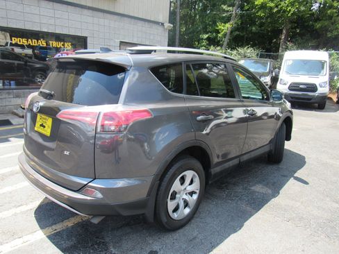 Used 2017 Toyota RAV4 SE w/ Power Special Value Package image 5