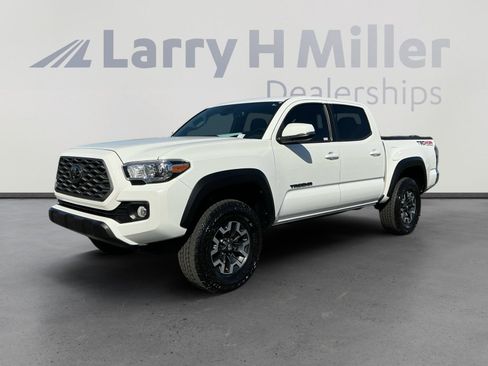Certified 2023 Toyota Tacoma TRD Off-Road image 1