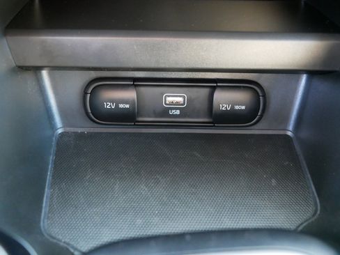 Certified 2025 Kia Soul LX FWD image 33