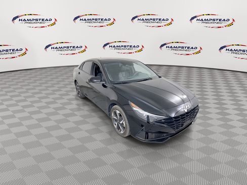 Used 2023 Hyundai Elantra SEL w/ Convenience Package FWD image 2