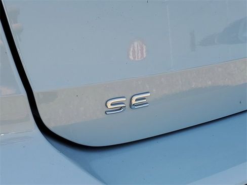 New 2025 Volkswagen Taos SE image 6