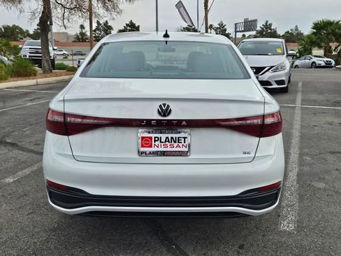 Used 2025 Volkswagen Jetta SE image 7