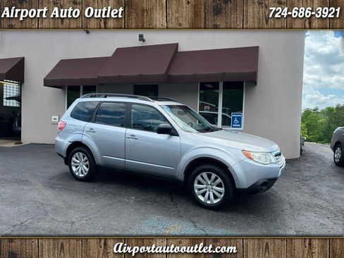 Used 2012 Subaru Forester 2.5X Limited AWD/4WD image 1