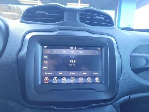 Used 2018 Jeep Renegade Latitude w/ Cold Weather Group image 31