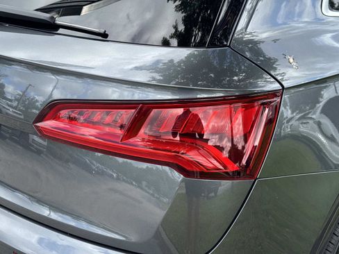 Used 2019 Audi SQ5 Premium Plus w/ Premium Plus Package AWD/4WD image 6