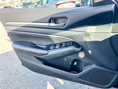 Used 2023 Nissan Altima 2.5 SR image 18