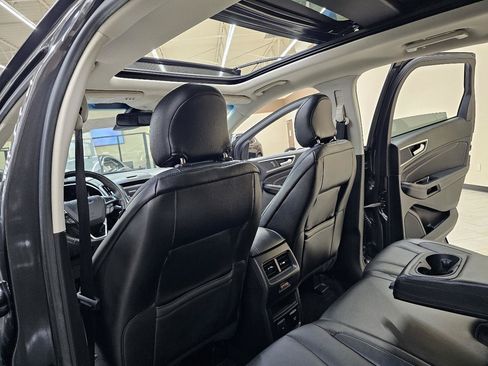 Used 2015 Ford Edge Titanium w/ Equipment Group 302A FWD image 26