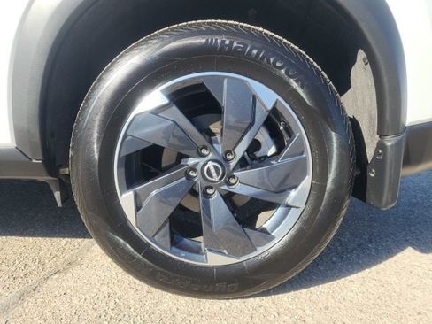 Certified 2025 Nissan Rogue SV w/ SV Premium Package image 27