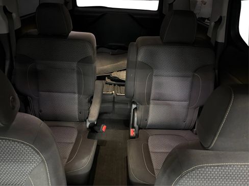 Used 2023 GMC Acadia SLE w/ Driver Convenience Package FWD image 31