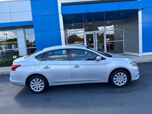 Used 2018 Nissan Sentra S FWD image 3