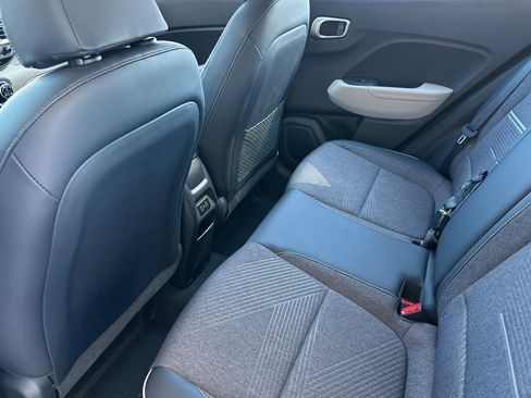 Certified 2025 Hyundai Venue Limited image 15