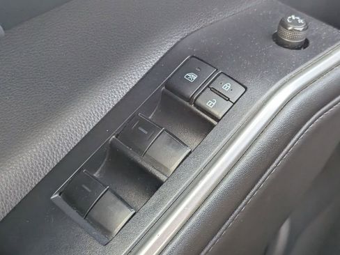 Used 2022 Toyota Highlander XLE image 15