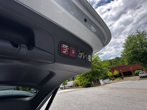 Certified 2025 Mercedes-Benz GLE 53 AMG 4MATIC image 21