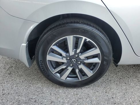 Certified 2025 Nissan Versa S w/ S Plus Package FWD image 5