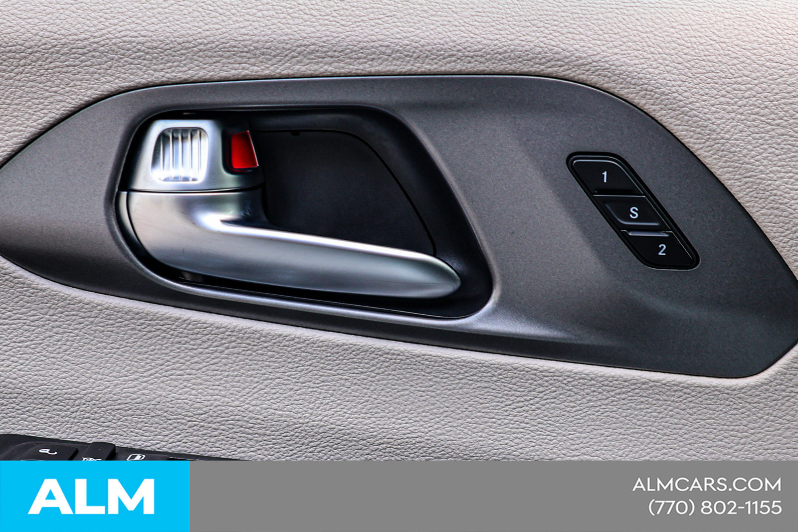 Used 2023 Chrysler Pacifica Touring-L FWD image 38