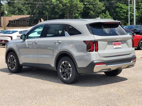 New 2026 Kia Sorento S FWD image 3