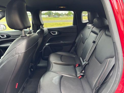 Used 2025 Jeep Compass Trailhawk AWD/4WD image 24