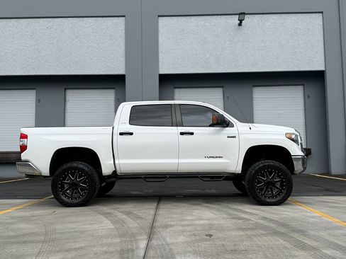 Used 2019 Toyota Tundra SR5 w/ SR5 Upgrade Package image 2