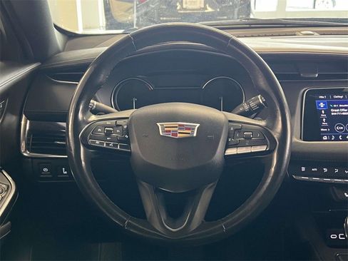 Certified 2023 Cadillac XT4 Luxury w/ Cold Weather Package image 17