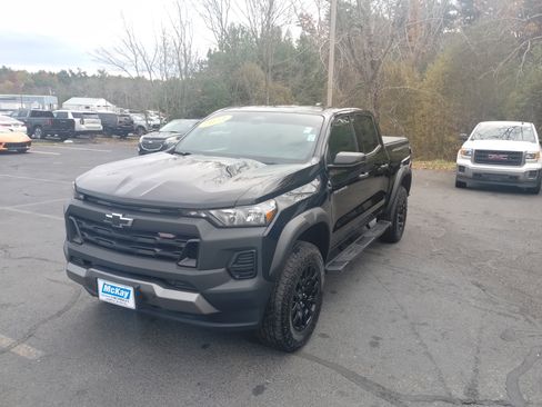 Used 2023 Chevrolet Colorado Trail Boss image 7