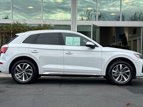 Used 2021 Audi Q5 2.0T Premium w/ Convenience Package image 3