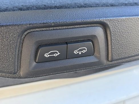 Used 2021 BMW X7 M50i image 7