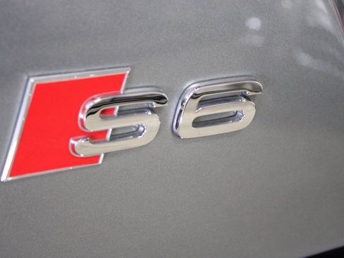 Used 2009 Audi S6 Sedan AWD/4WD image 17