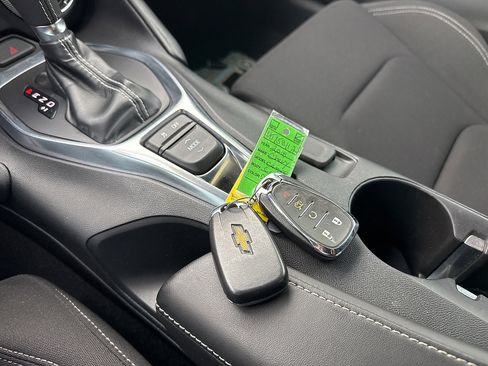 Used 2018 Chevrolet Camaro LT w/ Technology Package image 52