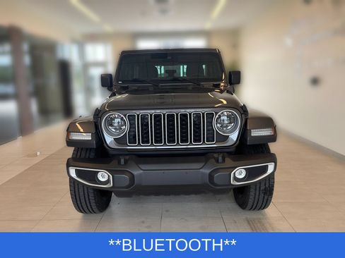 Used 2025 Jeep Wrangler Unlimited Sahara AWD/4WD image 6