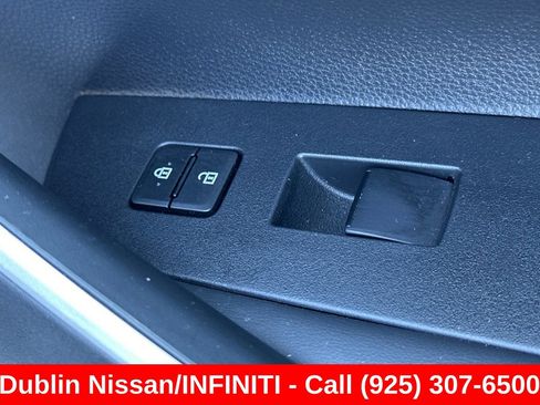 Used 2024 Toyota Corolla SE w/ SE Premium Package FWD image 22
