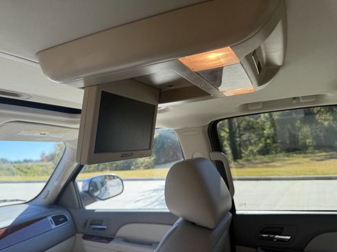 Used 2011 Chevrolet Tahoe LTZ image 13